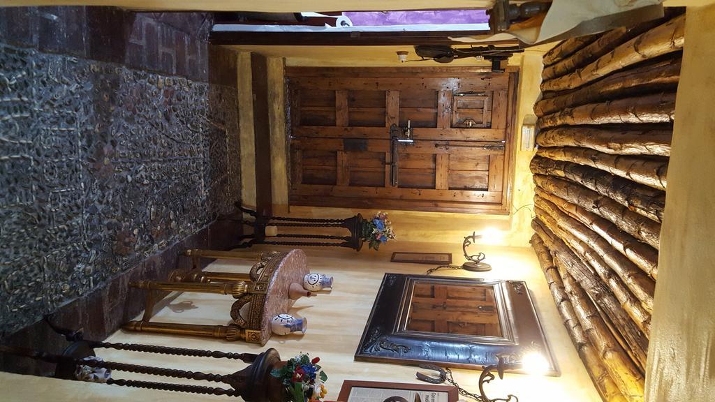 Posada Meson Mudejar Archez Bagian luar foto